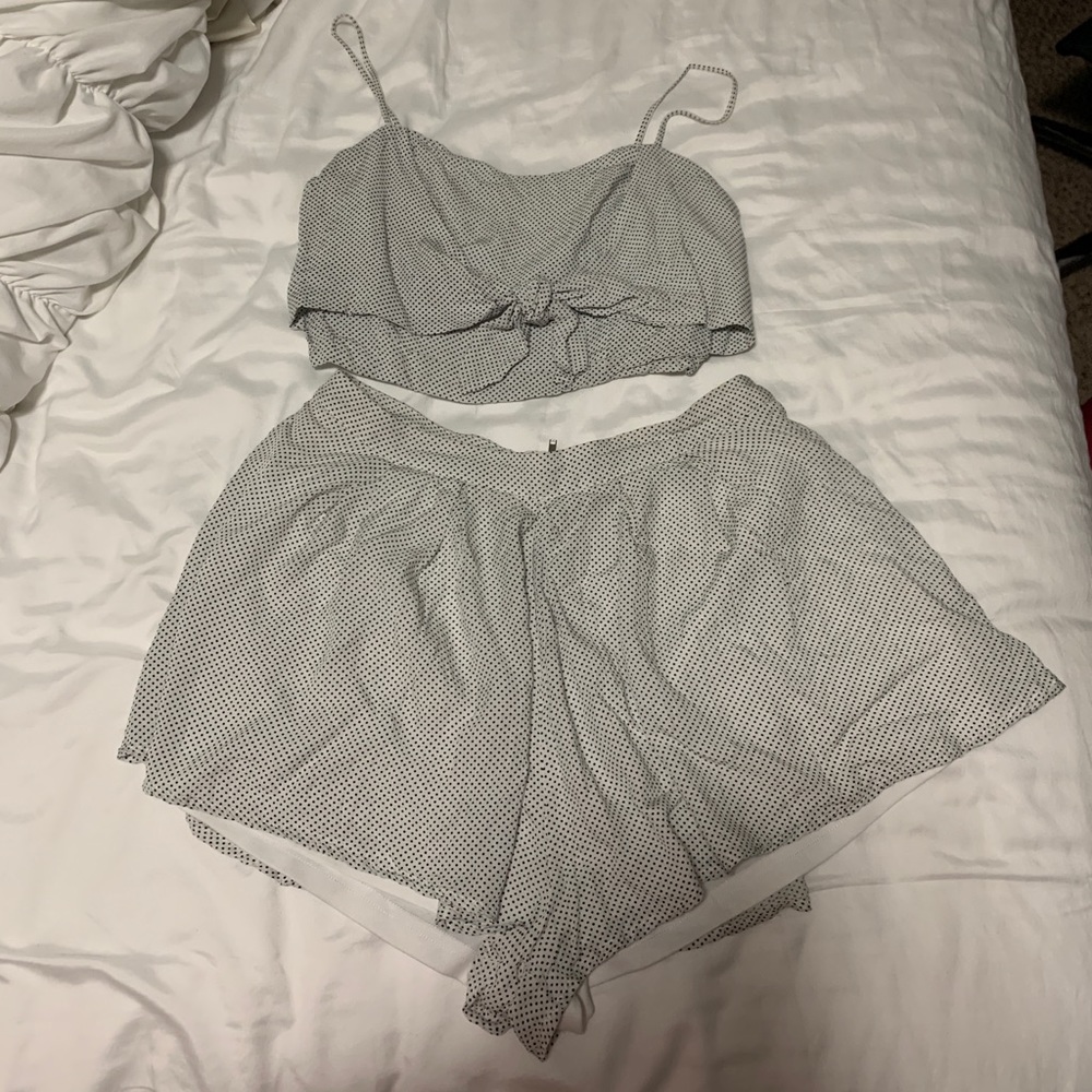 Black and white polka dot set